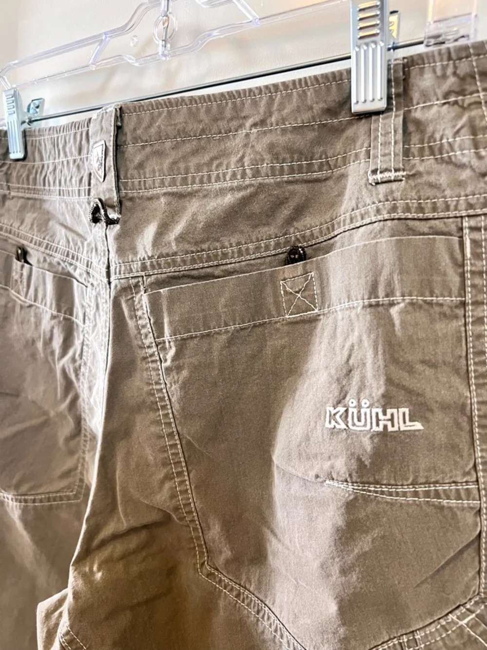 Kuhl Men's Tan Cargo Shorts - Casual Utility Style - Picture 3 of 5
